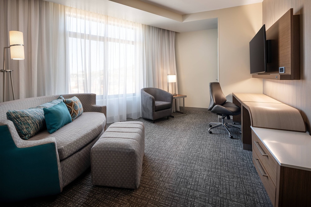 Courtyard by Marriott Petaluma Sonoma County - photo 17