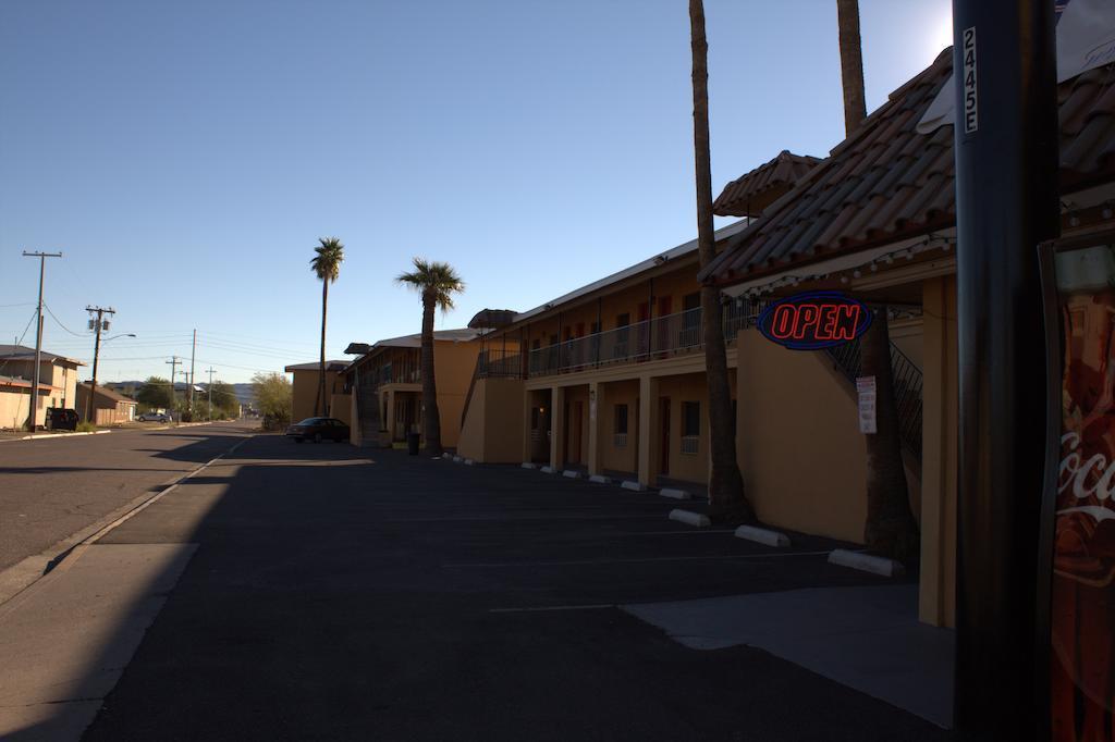Payless Inn - carbon neutral hotel in Phoenix