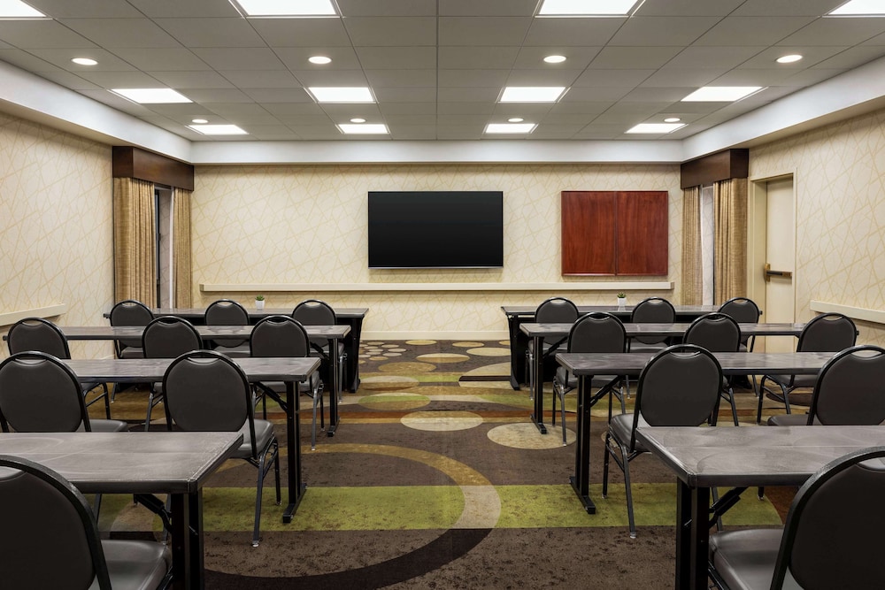 Hampton Inn Tropicana - photo 70