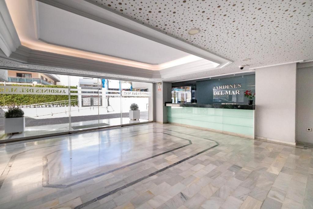 714 Luxury Plaza Suite Estudio Junto a la Playa Marbella — 4-Star Luxury Hotel in Marbella, Spain
