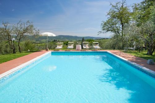 Villa I Leoni — 4-Star Luxury Hotel in Montespertoli, Italy
