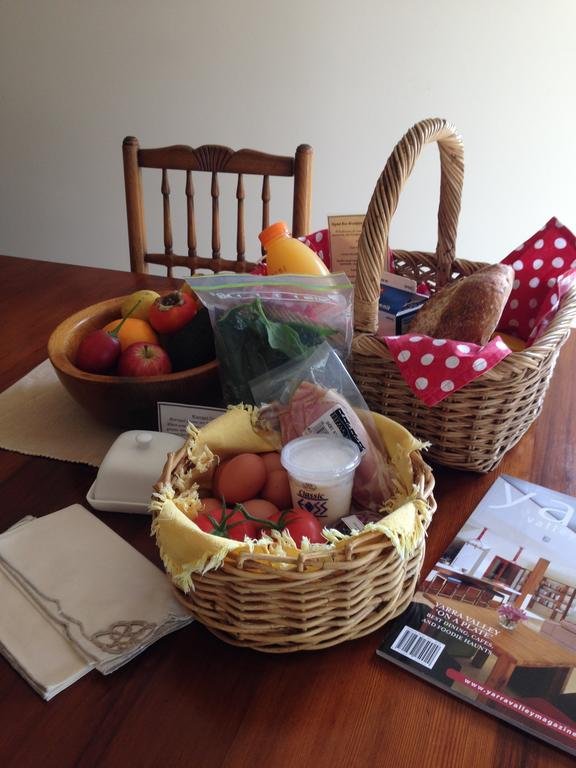Signal Box Short Stay — 4-Star Luxury Hotel in Gembrook, Australia