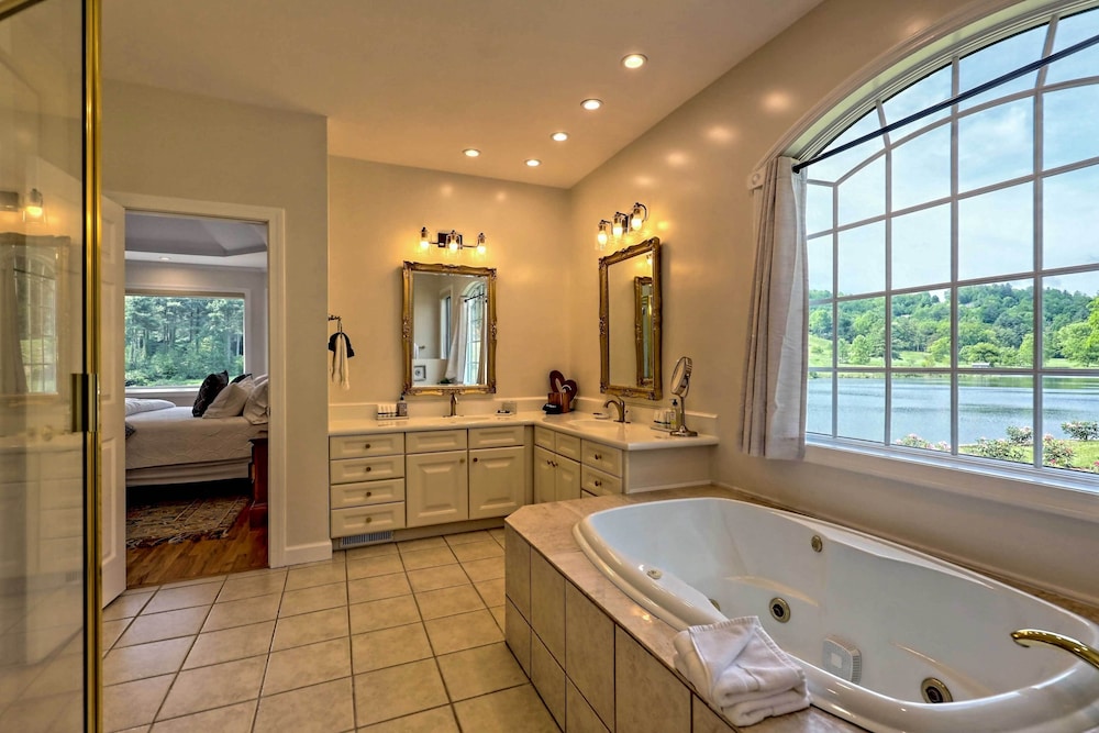 Chic Sky Valley Resort Home on Golf Course - photo 2
