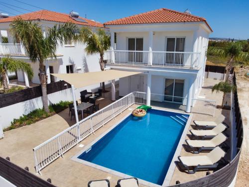Nissi Villa Christa — 4-Star Luxury Hotel in Ayia Napa, Cyprus