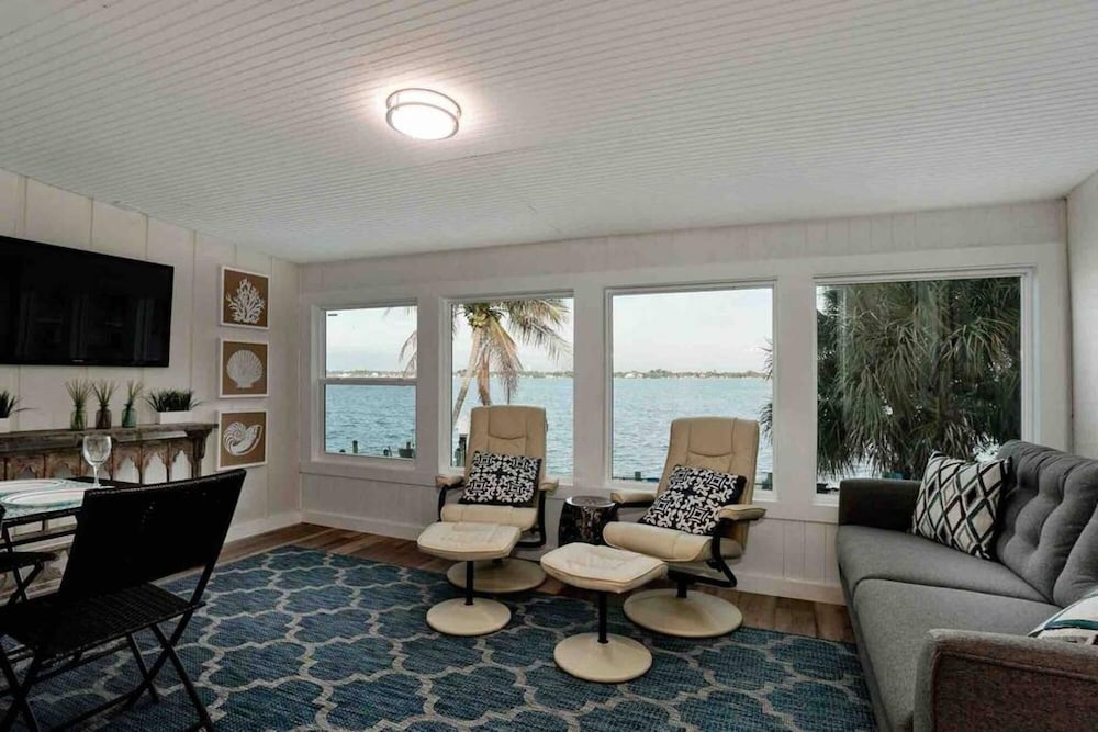 Waterfront Studio with Pool on Manasota Key - photo 3