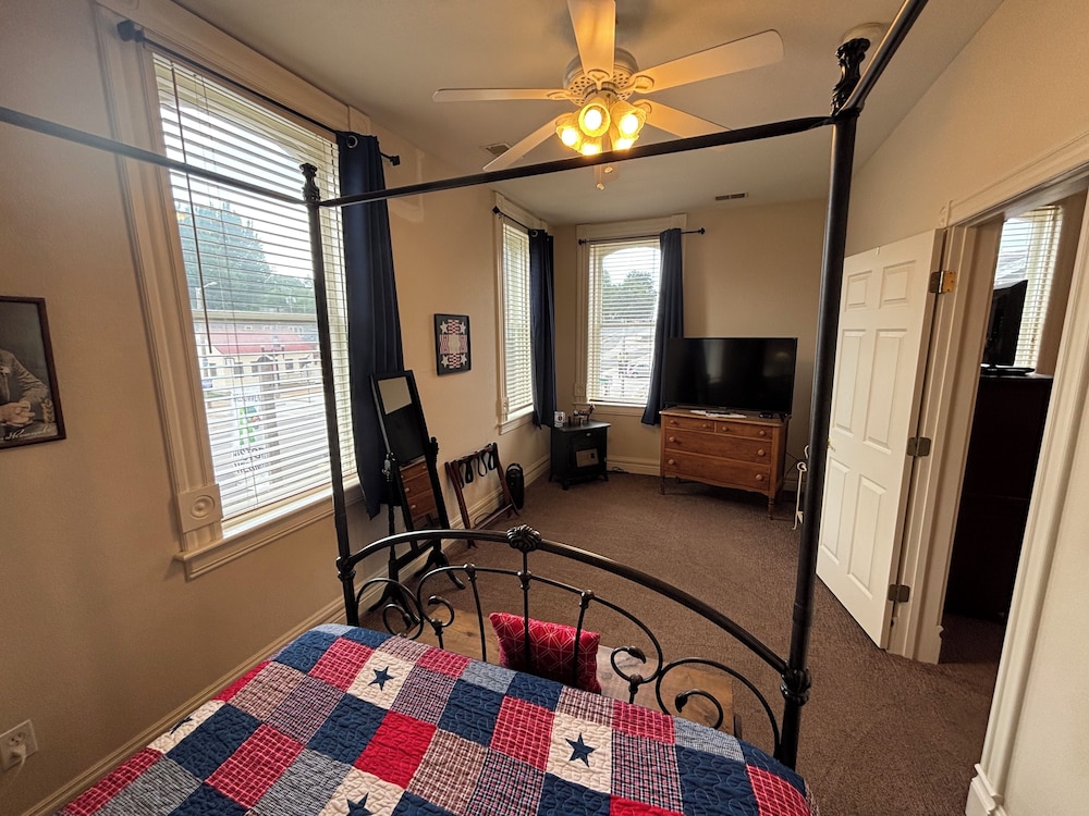 Hermann Crown Suites - photo 86