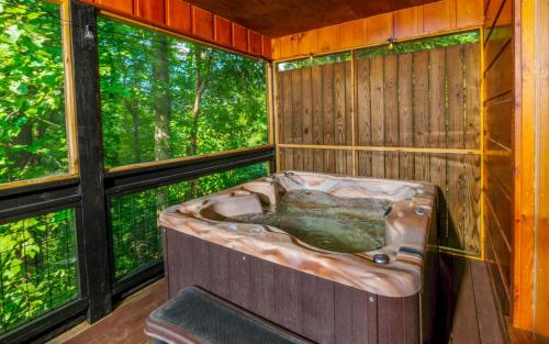 A Bearcation - last minute hotel in Gatlinburg