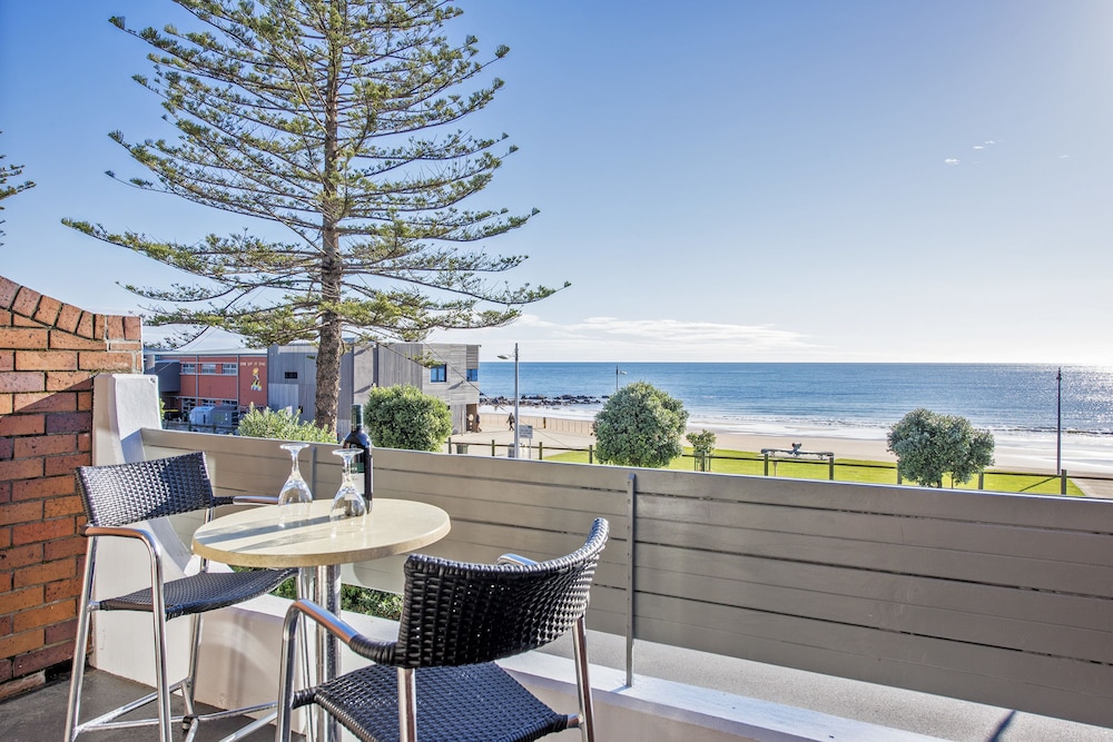 Beachfront Voyager Motor Inn — hotel in Burnie