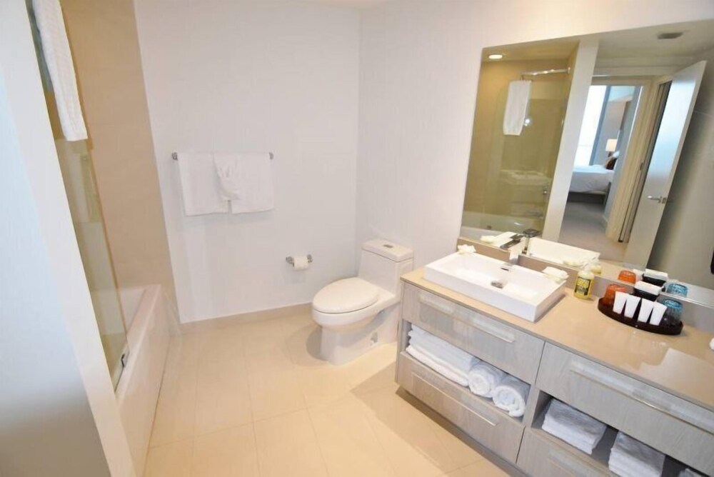 Superb Ocean & Bay View 1 Bed 1 Bath @ Hyde Beach Resort - photo 20