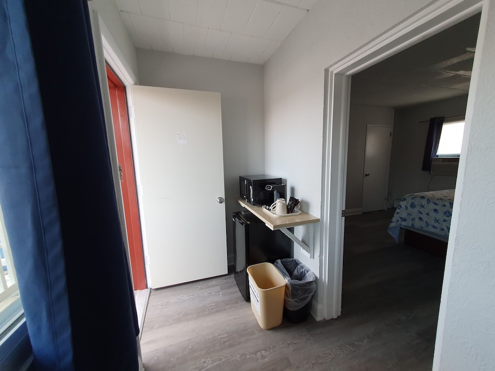 The Coral Sands Motel - photo 35