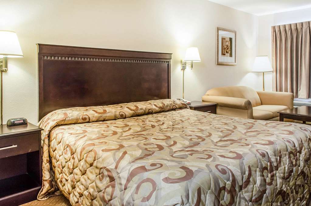 Rodeway Inn Shippensburg I 81 - photo 17