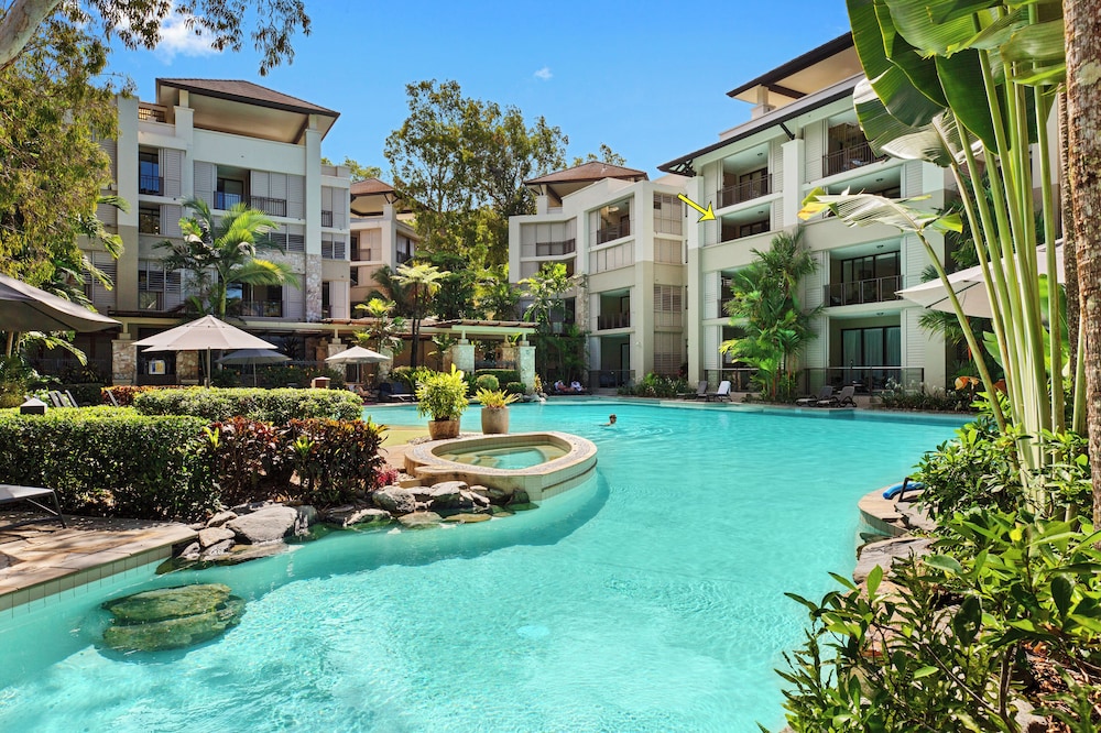 Temple 304 Modern Spacious — 4-Star Luxury Hotel in Palm Cove, Australia