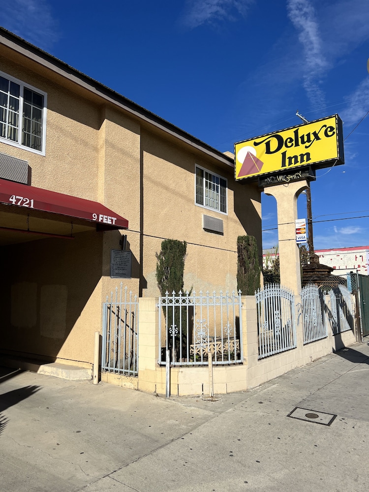 Deluxe Inn LA - featured photo