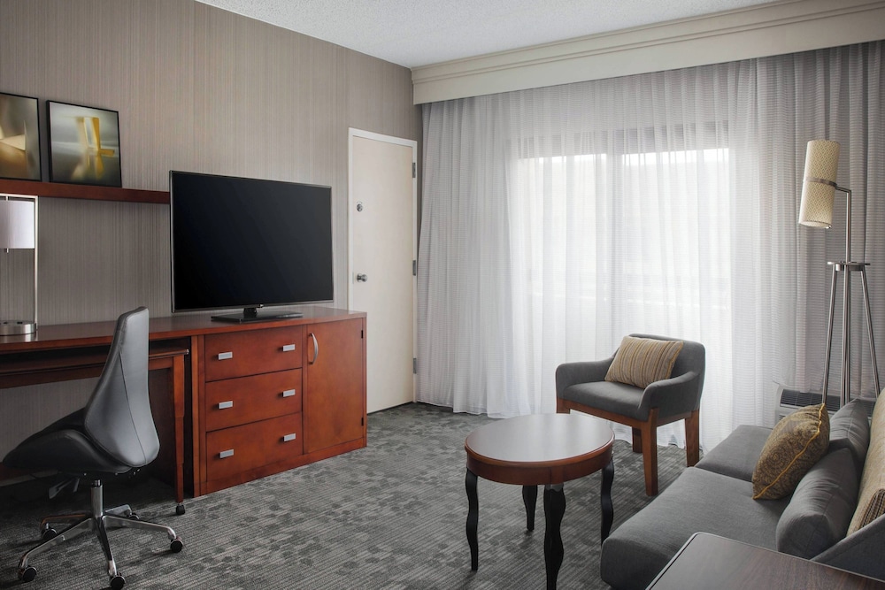 Courtyard by Marriott Philadelphia Devon Villanova - photo 12