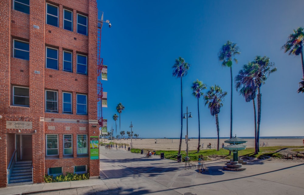 Venice Breeze Suites - photo 38