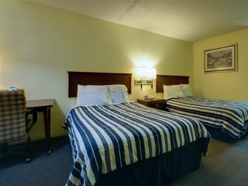 Americas Best Value Inn Comanche - photo 8