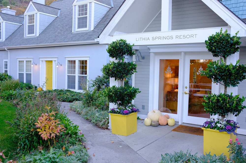 Lithia Springs Resort - featured photo