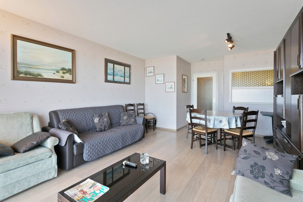 Apartment in Blankenberge Near Tennis Club — 4-Star Luxury Hotel in Blankenberge, Belgium