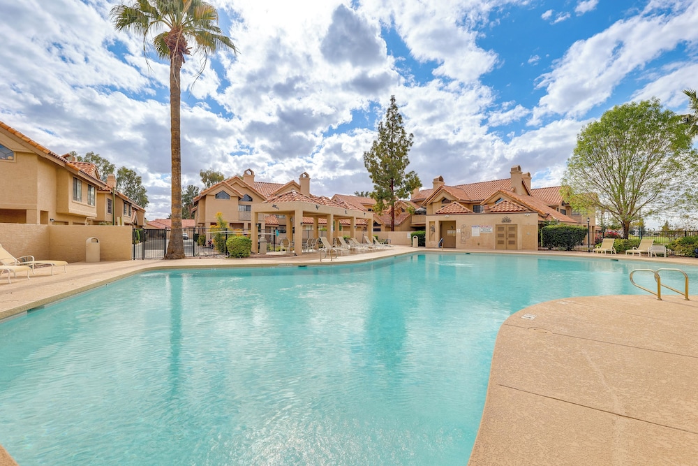 2 Mi to Dtwn: Condo w Patio in Mesa — 4-Star Luxury Hotel in Mesa, United States