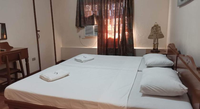 Js Pension House — 4-Star Luxury Hotel in Tanjay, Philippines