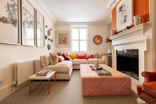 A Royal Residence Stylish 2 Bedroom in Kensington — 4-Star Luxury Hotel in London, United Kingdom