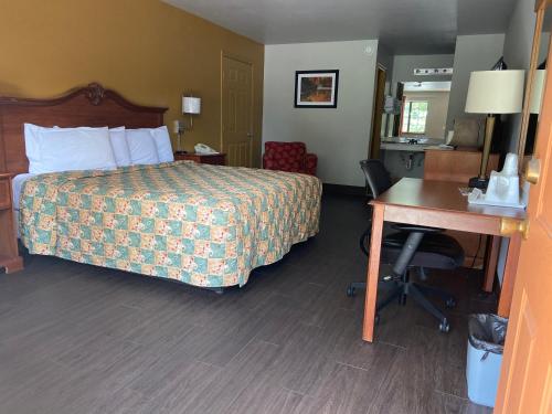 Redbud Inn - photo 21