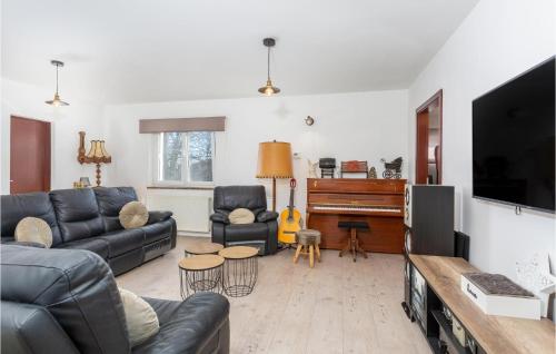 Beautiful Apartment In Kastav With Wifi — 5-Star Luxury Hotel in Kastav, Croatia