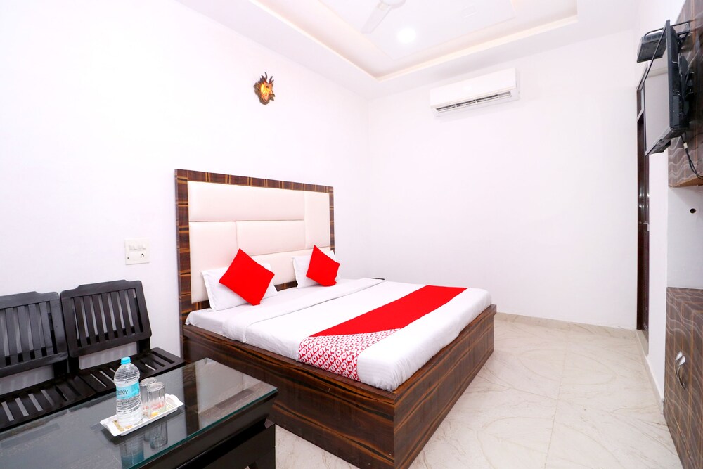 OYO 43845 Hotel Red Velvet Inn in Hisar, India