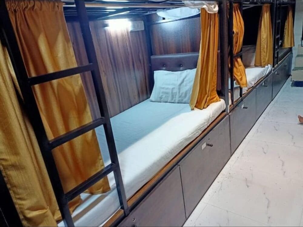 Golden View Dormitory - last minute hotel in Mumbai
