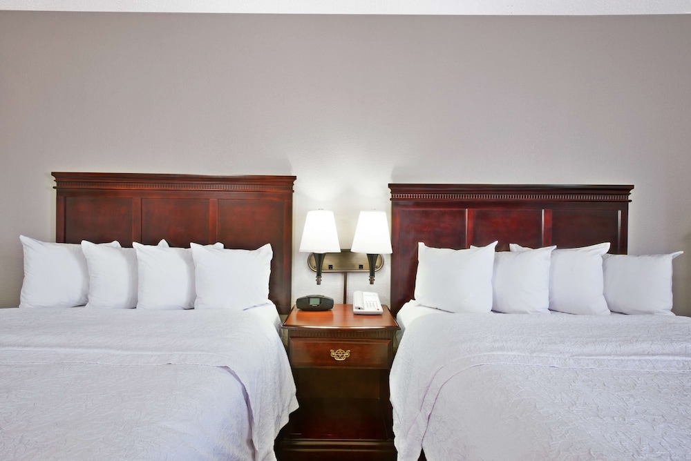 Hampton Inn Huntington Barboursville - photo 11