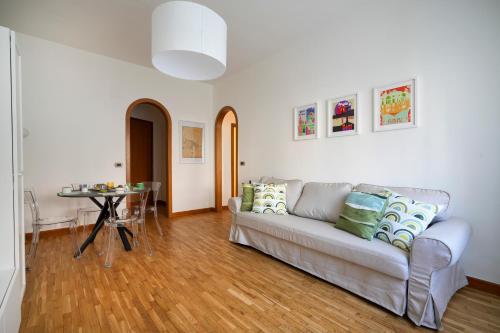 184 Apartment Urban Convenience Near the Station — 4-Star Luxury Hotel in Bari, Italy