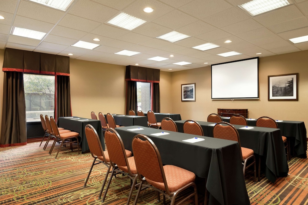 Hampton Inn Wichita Falls Sikes Senter Mall - photo 27