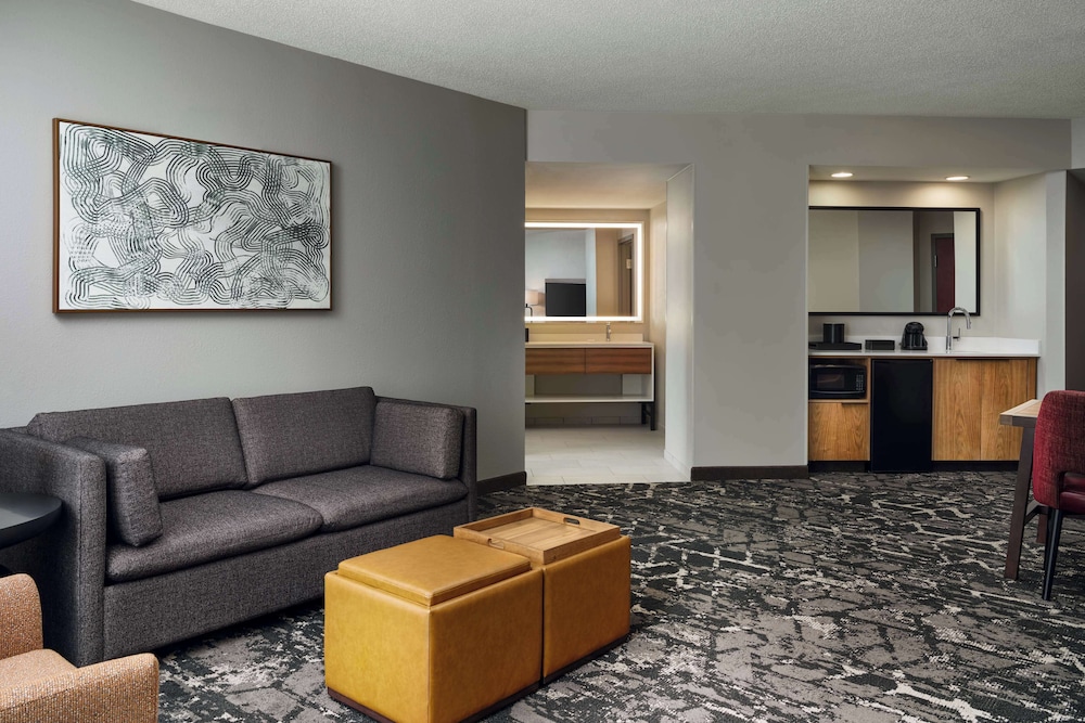 Embassy Suites by Hilton Hampton Convention Center - photo 23