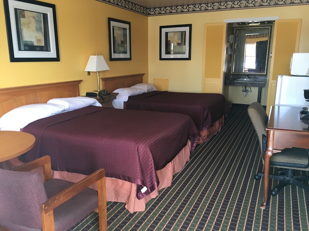 Norwalk Inn - photo 4