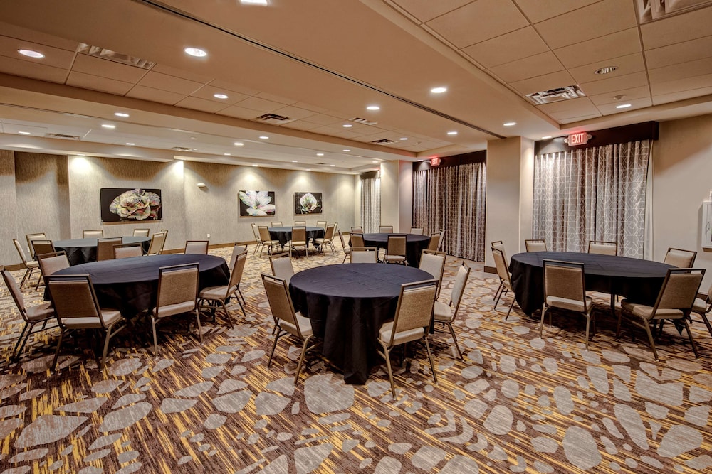 Hampton Inn & Suites San Jose Airport - photo 20