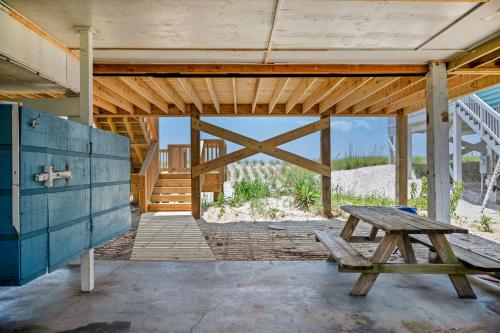 Victorias Seacret by Oak Island Accommodations - photo 39
