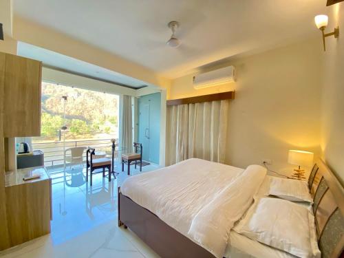 Lake 1 Estate in Pinjaur, India