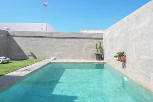 Casa Clavel con piscina privada — 4-Star Luxury Hotel in Conil De La Frontera, Spain