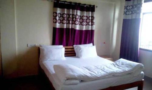 Hotel Richmond Hills in Ranikhet, India