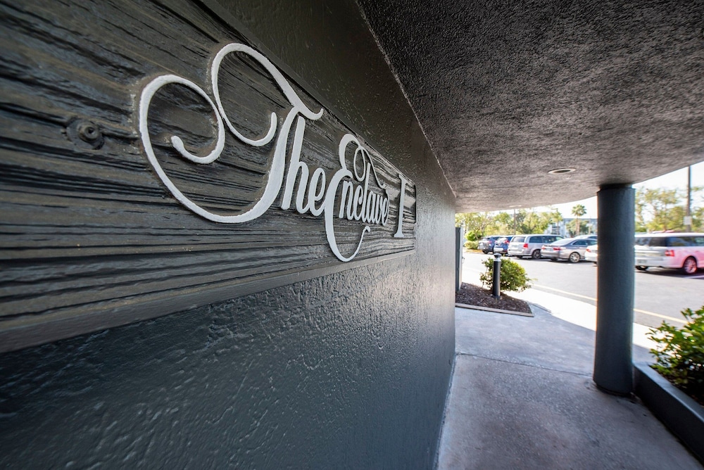 The Enclave Hotel and Suites - photo 57