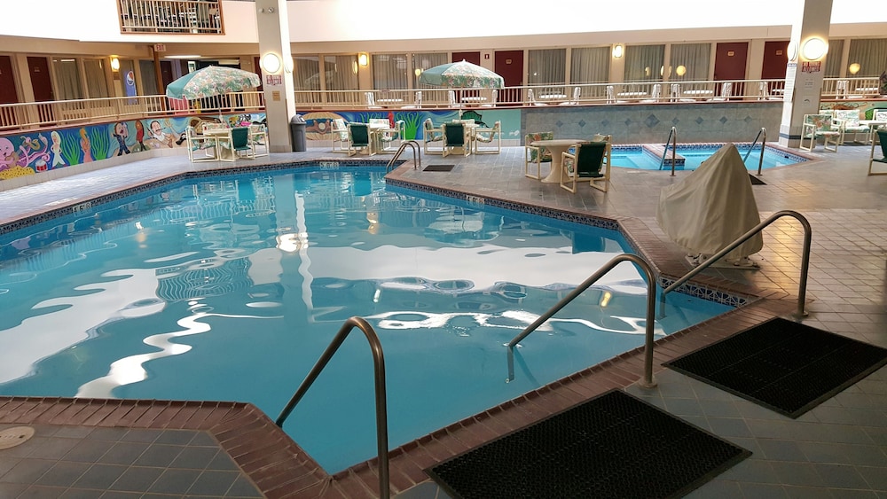 Best Western Plus Wausau Tower Inn - photo 28