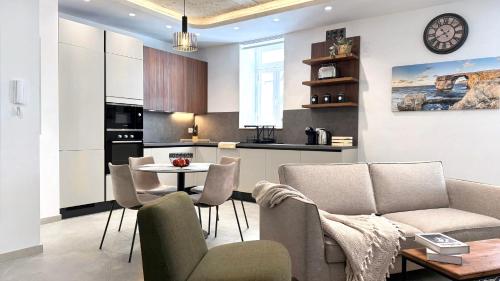 Stylish Entire Apartment 2min from the Seafront — 4-Star Luxury Hotel in Gzira, Malta
