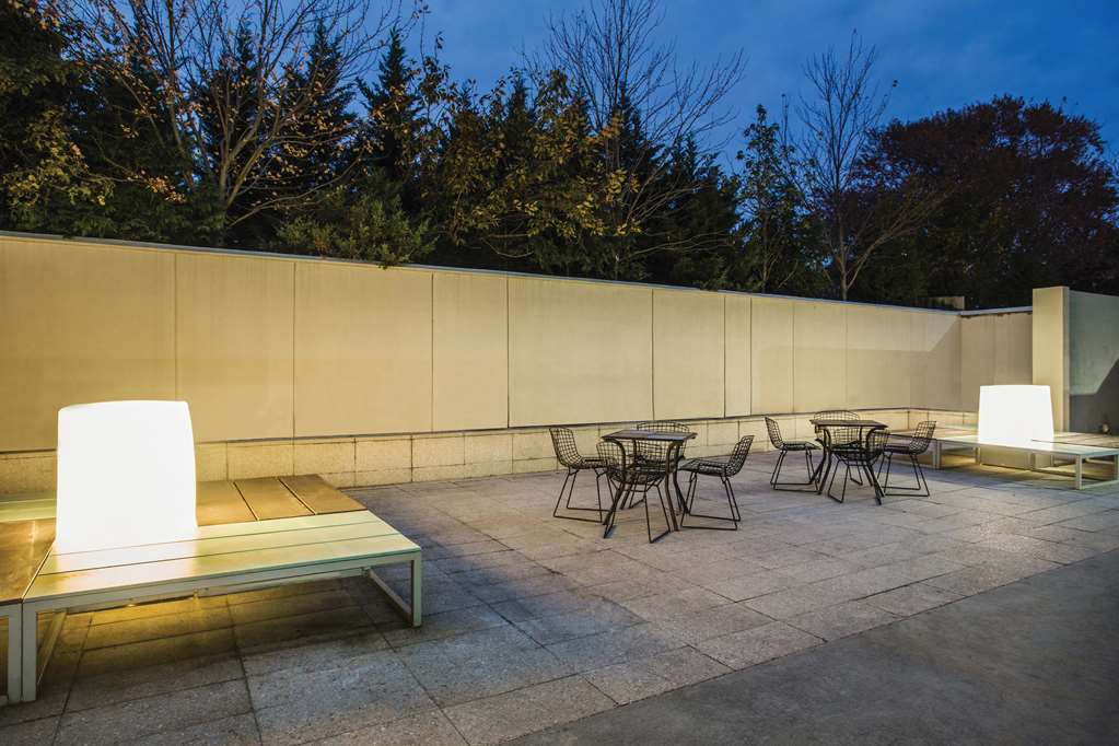 La Quinta Inn & Suites by Wyndham Winchester - photo 3