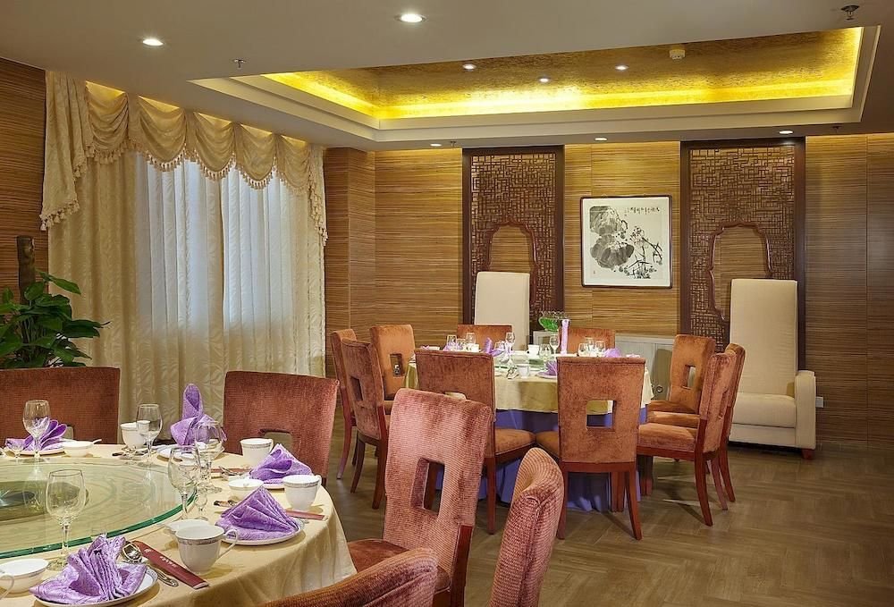 Tianbao Hotel — hotel in Kuancheng