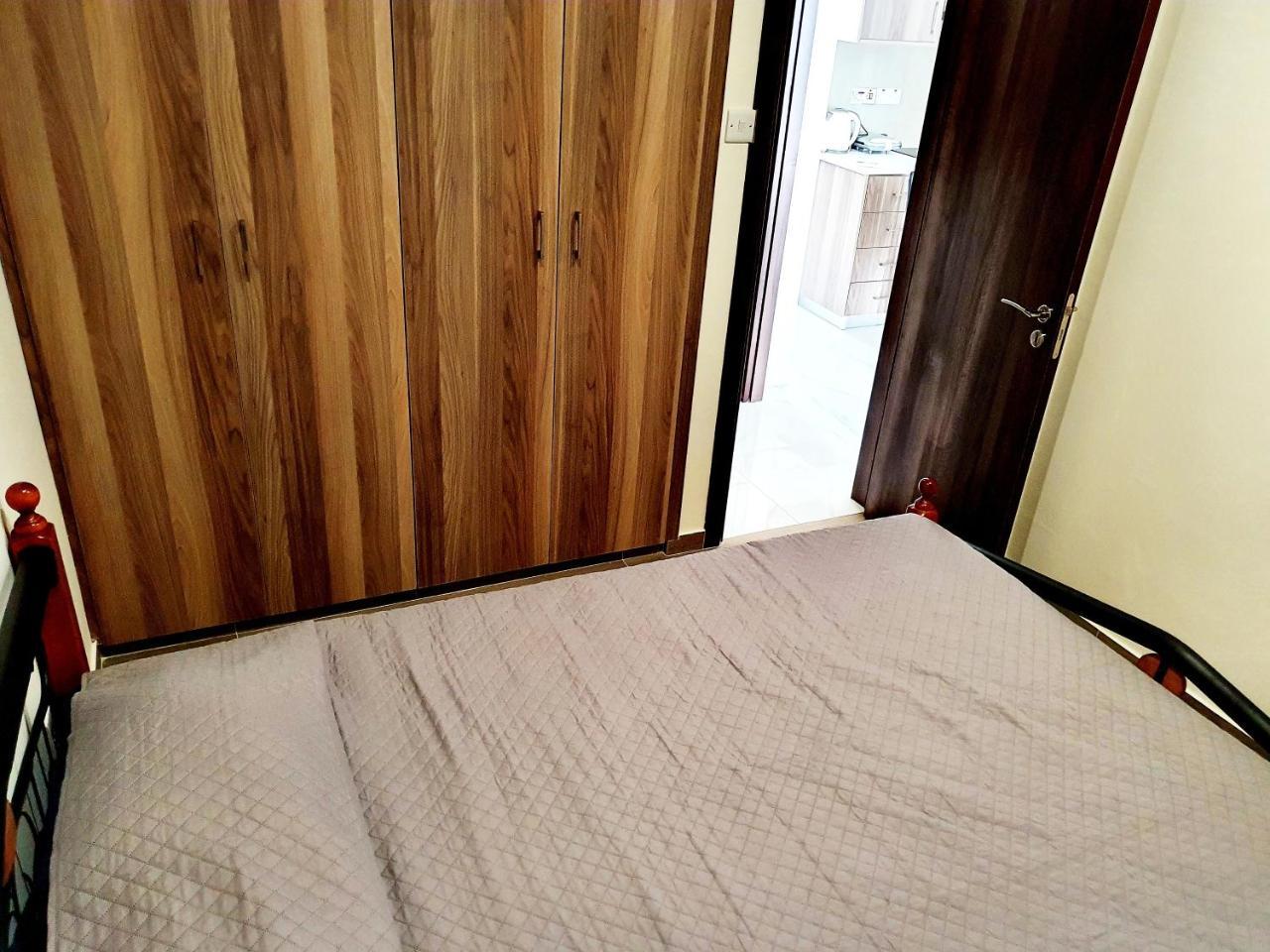 2 Bedroom Cozy Apartment Near Tourist Area 200m From Sea