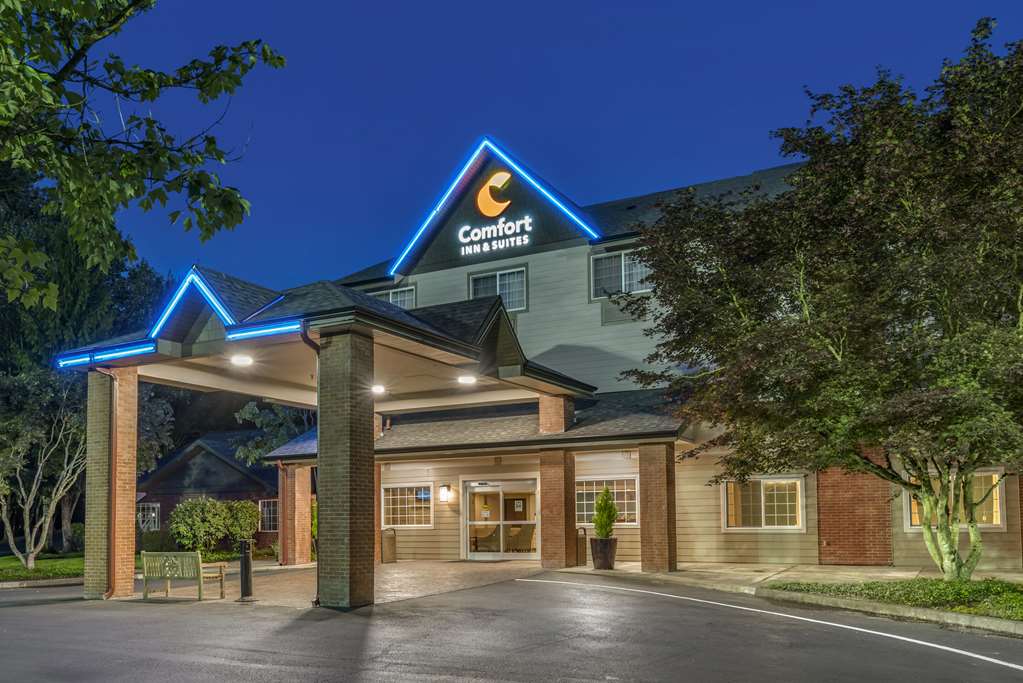 Comfort Inn & Suites Tualatin Lake Oswego South - photo 2