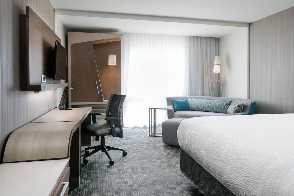 Courtyard by Marriott Omaha Bellevue Beardmore Event Center - photo 11