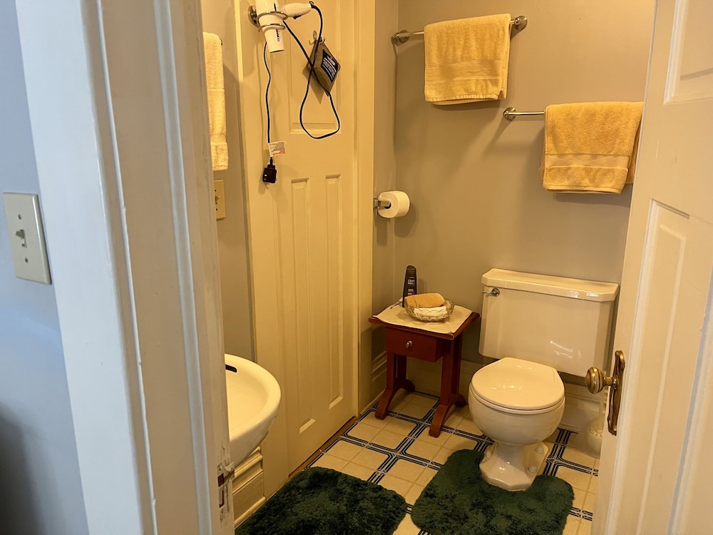 Greenwood Bed & Breakfast - photo 14