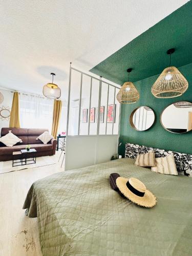 Cote D Azur Golfe Juan Studio Direct Plage — Vallauris