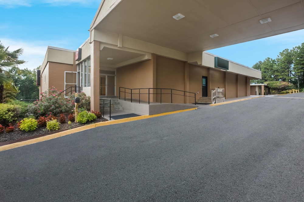 Red Roof Inn Atlanta Airport NE Conley - photo 38